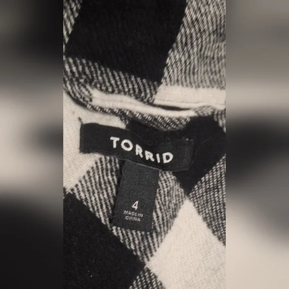 TORRID Shacket Jacket Brushed Cotton Plaid Size 4 - 26 Button Up - Picture 3 of 6